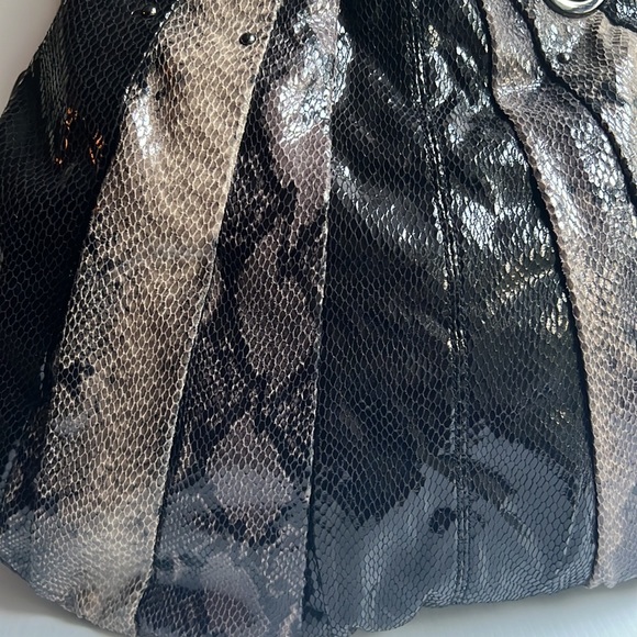 Vintage Nine West black ,grey and tan snakeskin pattern handbag - Picture 3 of 10